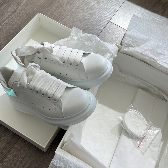 Authentic Brand New Alexander McQUEEN Sneakers - Picture 4 of 10